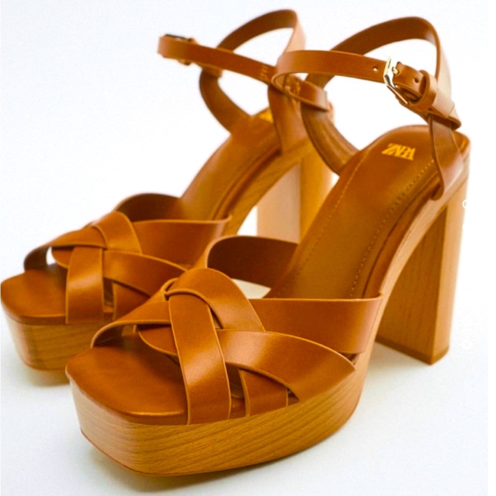 ZARA Block Platform Heels. Leather with Braided Detail.
Tan Size 8